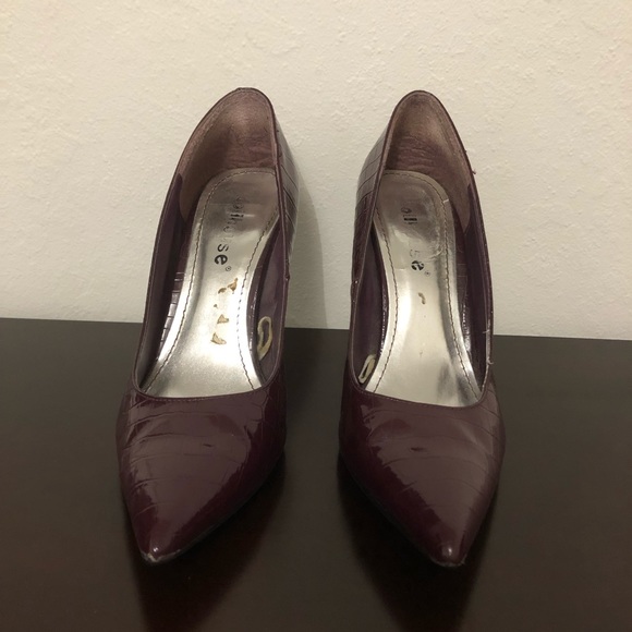 maroon snakeskin pointed toe heels - Picture 2 of 3